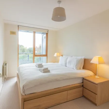 Guestready - Luminous Elegance In Barrow Street Dublin
